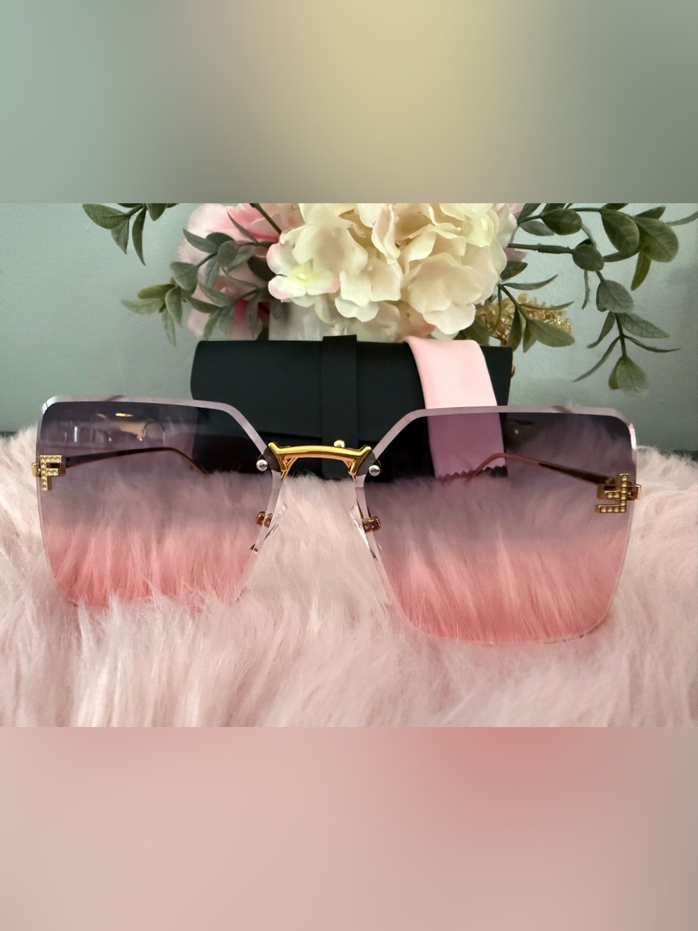 Rimless Pink Gradient Women's Sunglasses with Gold Accents